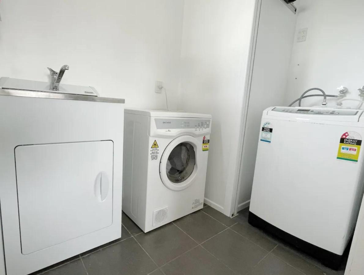 3 Bedroom Family House In Excellent Location Hamilton Buitenkant foto